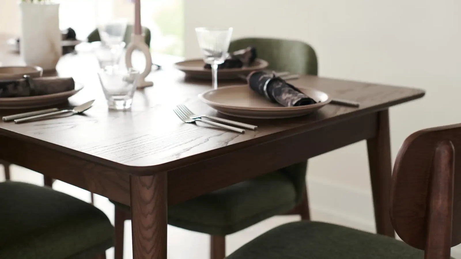 Extendable Dining Table