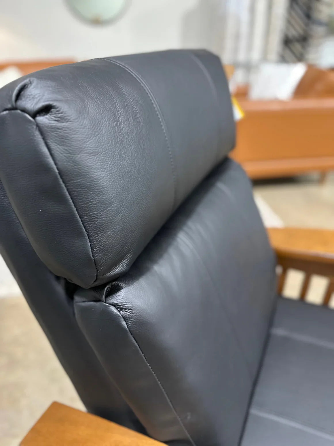 Tuscan Mission Recliner -Black Leather
